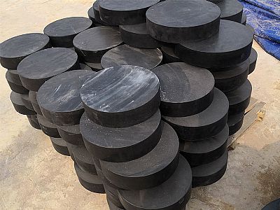 霍林郭勒板式橡胶支座由若干层橡胶片与薄钢板经加压硫化